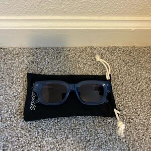 NWOT Madewell Safton Sunglasses in Ornamental Blue
